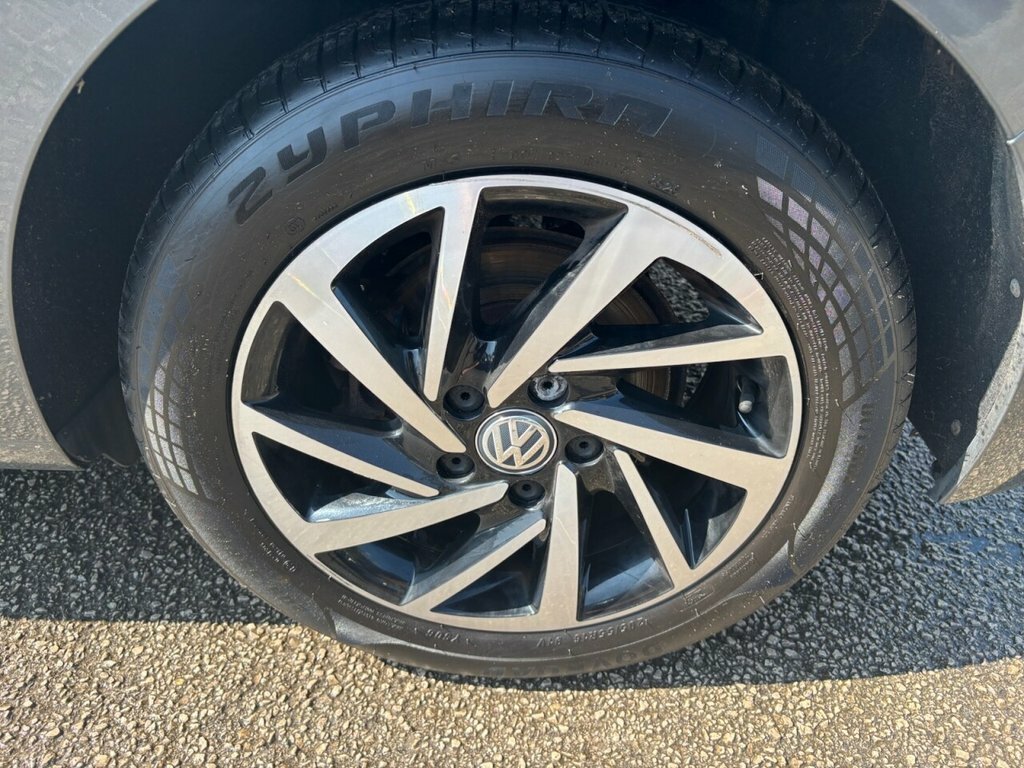 Volkswagen Golf SV Gt White #28