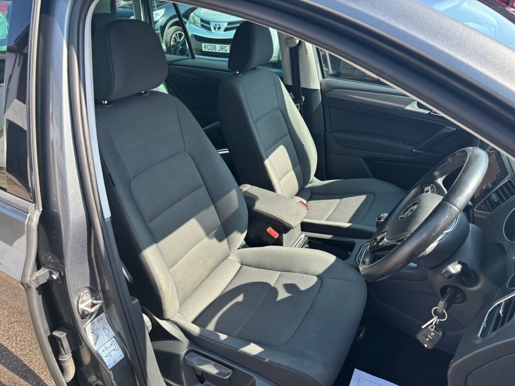 Volkswagen Golf SV Gt White #9