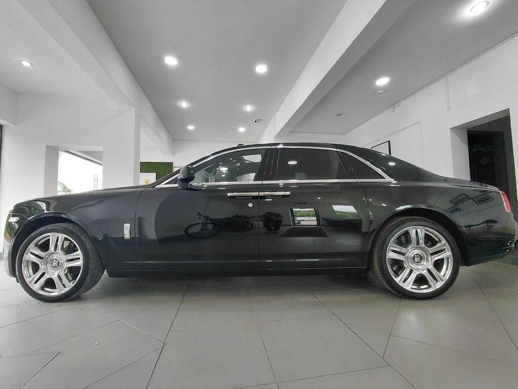 Rolls-Royce Ghost Saloon 6.6 V12 Euro 6 201515 Black #5