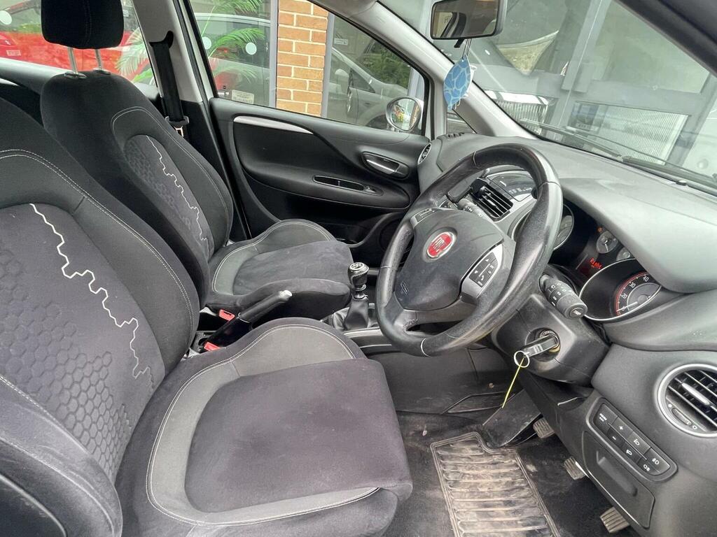 Fiat Punto Hatchback 1.2 Gbt 2013 Blue #10