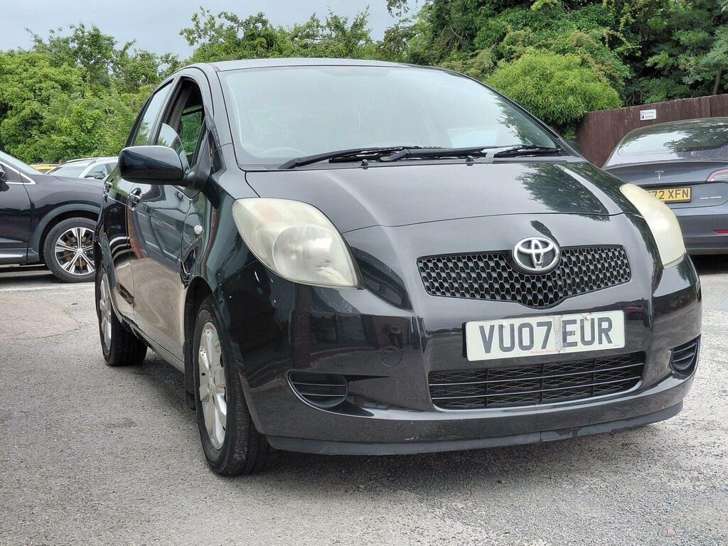 Toyota Yaris Hatchback 1.3 Vvt-i Zinc 200707 VU07EUR Black #2