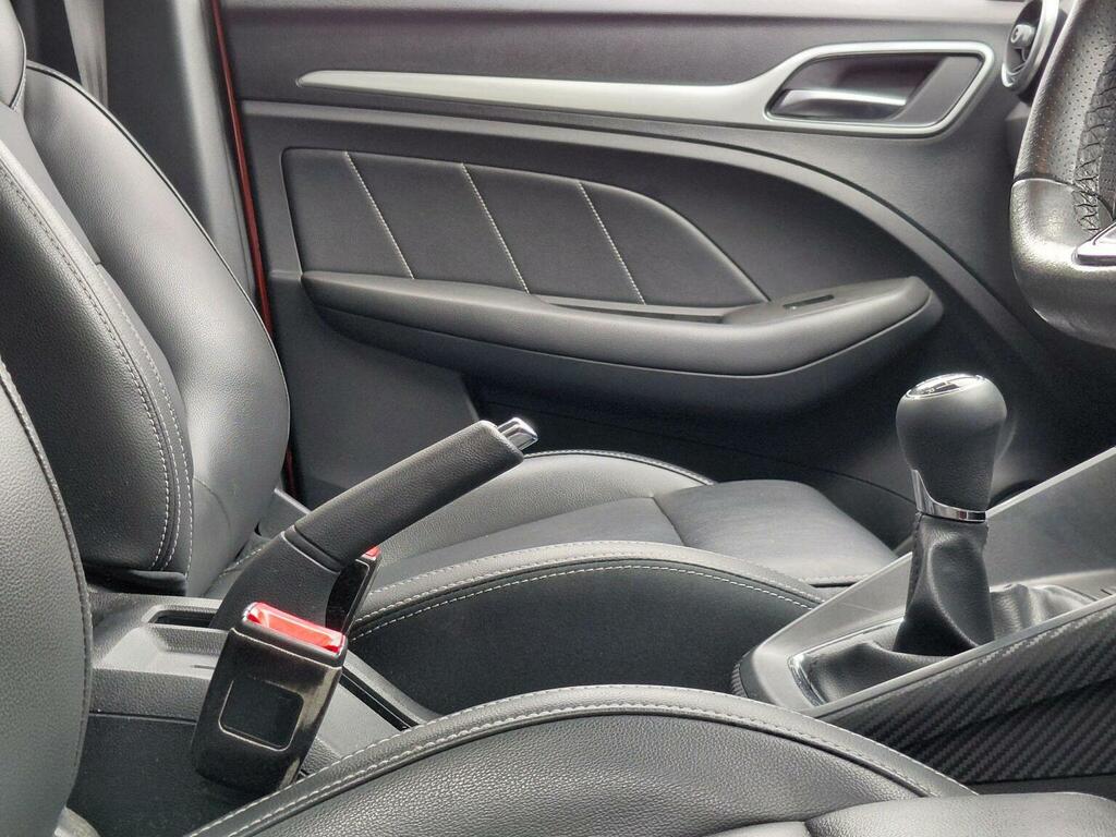 MG ZS 1.5 Vti-tech Excite White #18