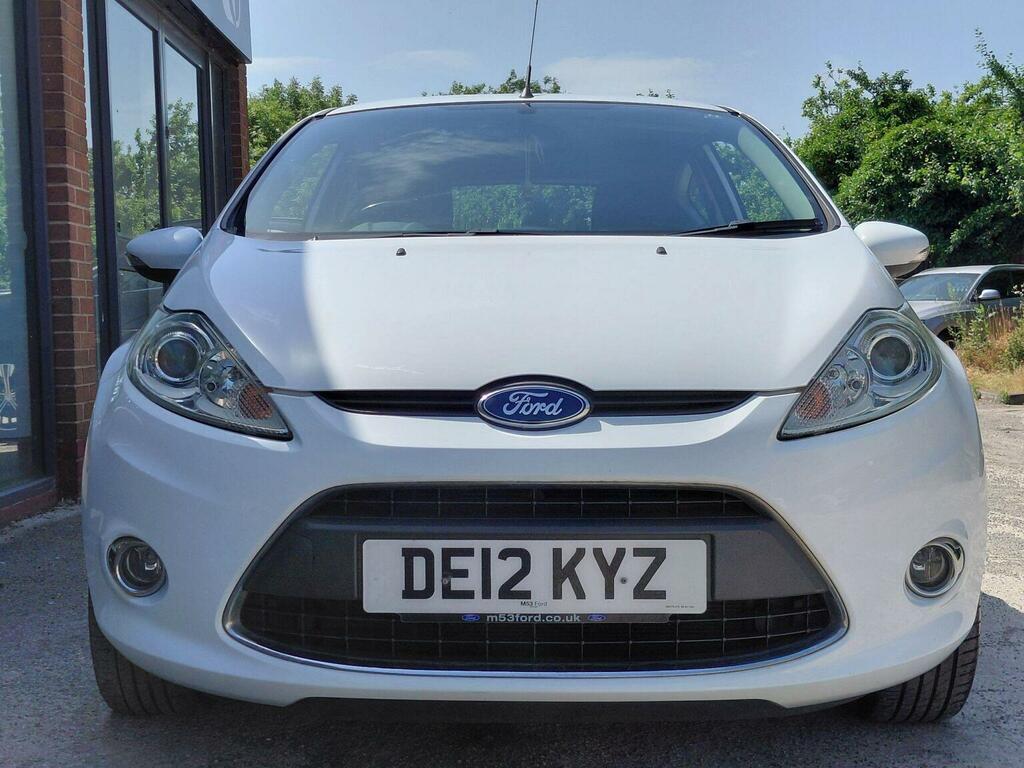 Ford Fiesta Hatchback 1.25 Zetec 201212 DE12KYZ White #4