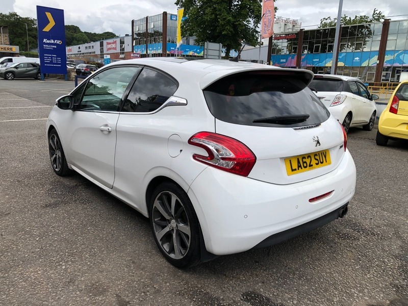 Peugeot 208 Thp Feline White #6