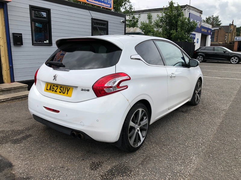 Peugeot 208 Thp Feline White #5