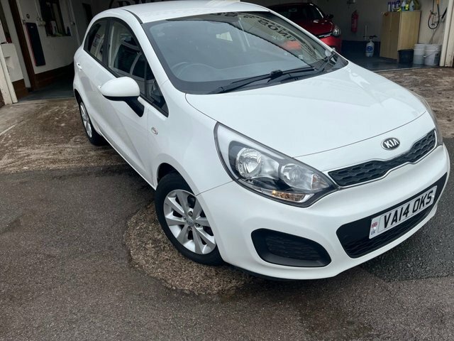 Kia RIO 1.25 Vr7 Hatchback White #2