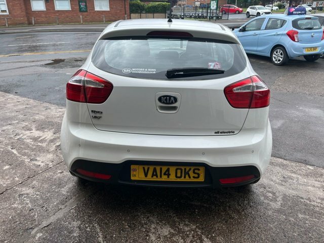 Kia RIO 1.25 Vr7 Hatchback White #5