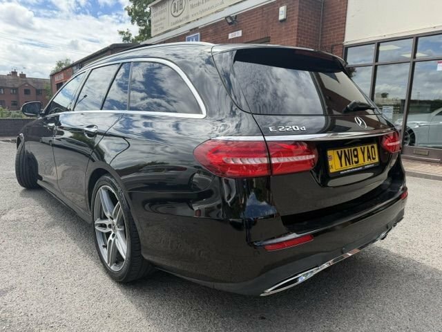 Mercedes-Benz E Class 2.0 E220d Amg Line Black #4