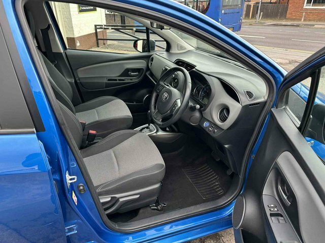 Toyota Yaris 1.5 Vvt-h Sport Hatchback Blue #5