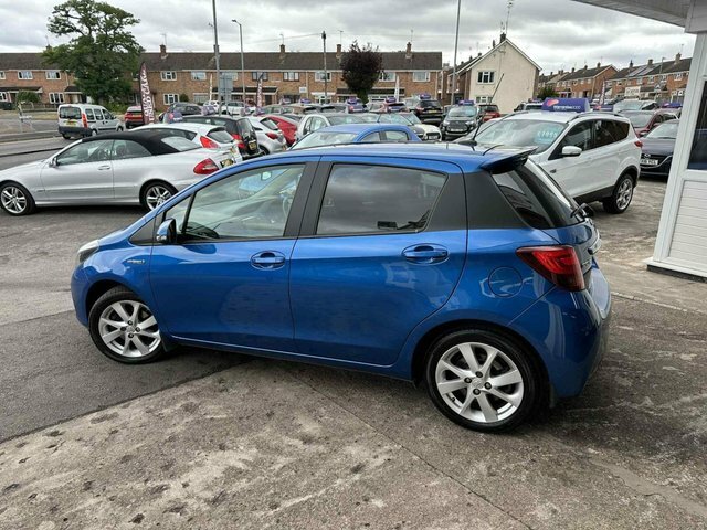 Toyota Yaris 1.5 Vvt-h Sport Hatchback Blue #3