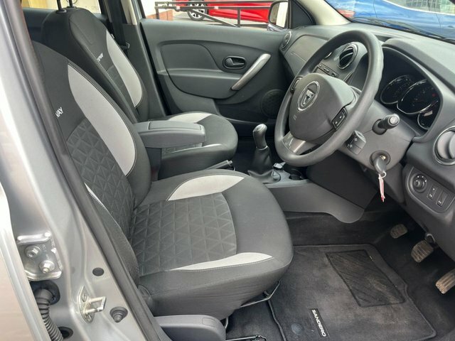 Dacia Sandero Stepway Stepway 2015 15 White #13