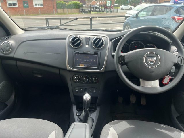 Dacia Sandero Stepway Stepway 2015 15 White #10