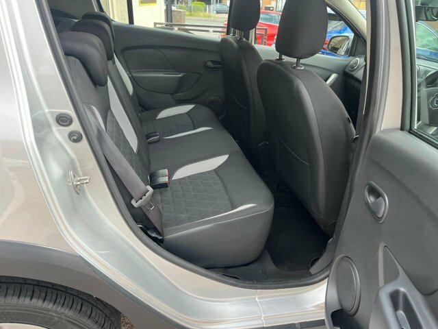 Dacia Sandero Stepway Stepway 2015 15 White #14