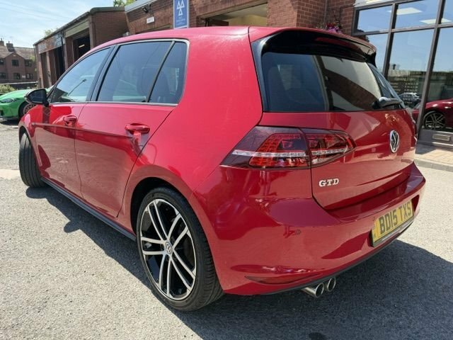 Volkswagen Golf 2.0 Tdi Bluemotion Tech BD15TXS Red #4