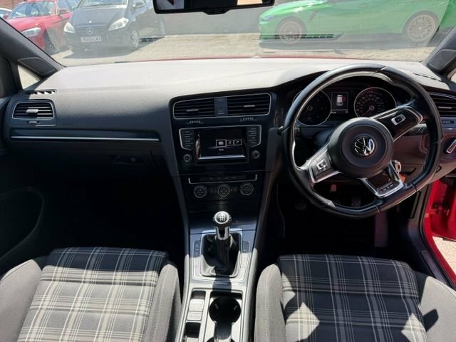 Volkswagen Golf 2.0 Tdi Bluemotion Tech BD15TXS Red #6