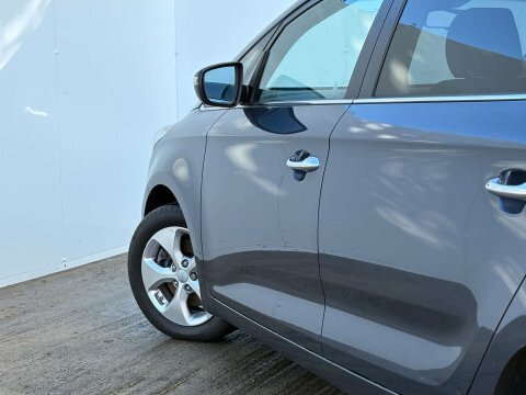 Kia Carens Silver #49