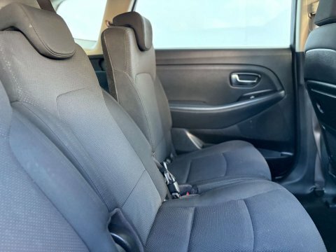 Kia Carens Silver #25