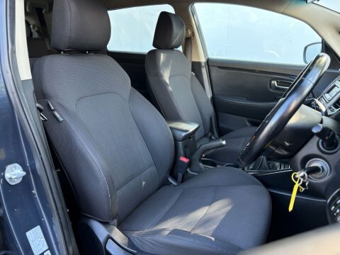 Kia Carens Silver #19