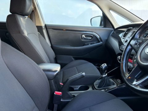 Kia Carens Silver #11