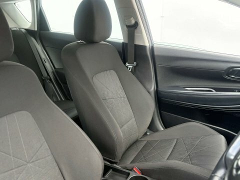 Hyundai Bayon Hatchback Blue #17