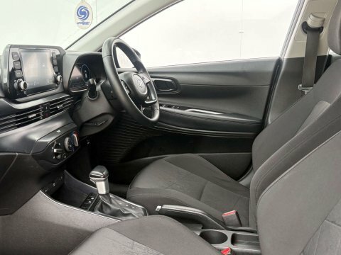 Hyundai Bayon Hatchback Blue #48