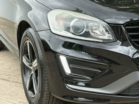 Volvo XC60 White #8