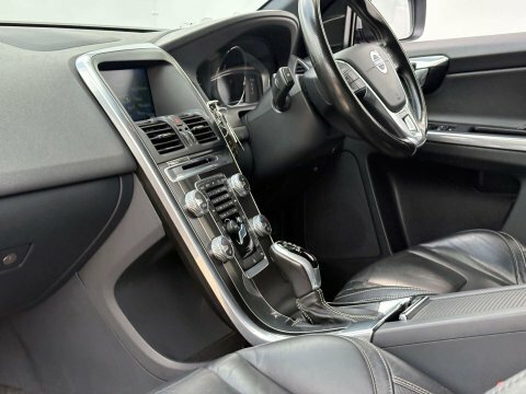 Volvo XC60 White #46