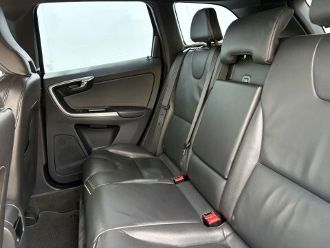 Volvo XC60 White #40