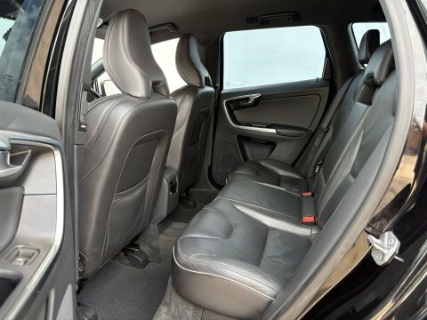 Volvo XC60 White #39