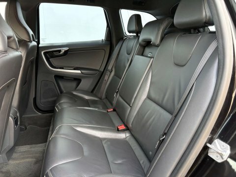 Volvo XC60 White #41