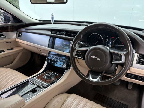 Jaguar XF Diesel Grey #57