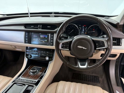 Jaguar XF Diesel Grey #56
