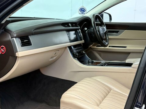 Jaguar XF Diesel Grey #74