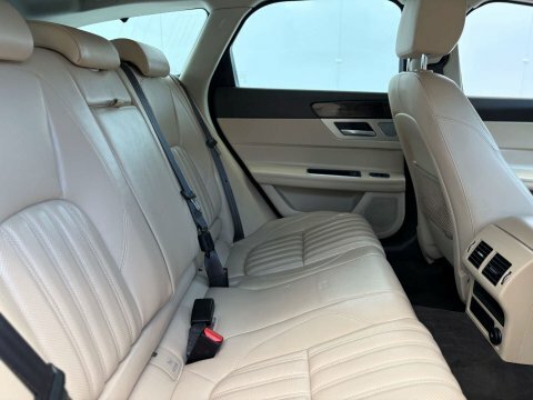 Jaguar XF Diesel Grey #28