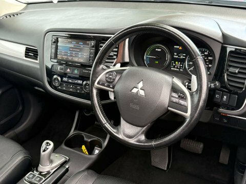 Mitsubishi Outlander 2.0 Phev Gx 4H Brown #24