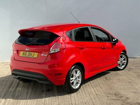 Ford Fiesta Hatchback Red #3