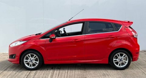 Ford Fiesta Hatchback Red #44