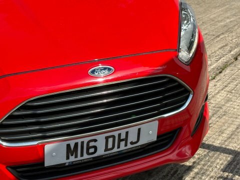 Ford Fiesta Hatchback Red #6