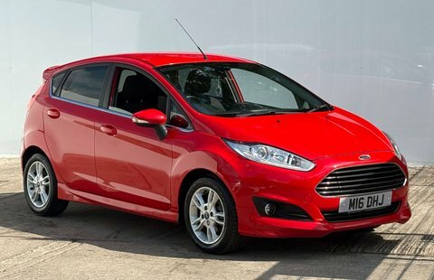 Ford Fiesta Hatchback Red #1