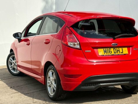 Ford Fiesta Hatchback Red #35