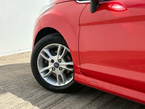 Ford Fiesta Hatchback Red #41