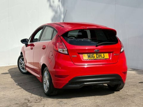 Ford Fiesta Hatchback Red #36