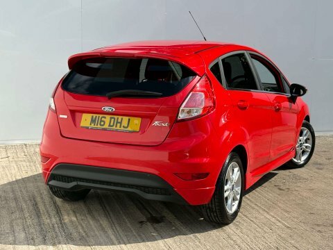 Ford Fiesta Hatchback Red #21