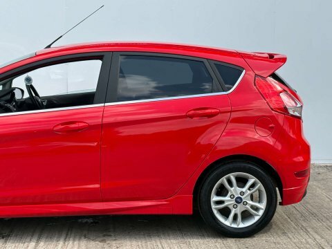 Ford Fiesta Hatchback Red #43