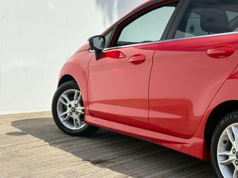 Ford Fiesta Hatchback Red #38
