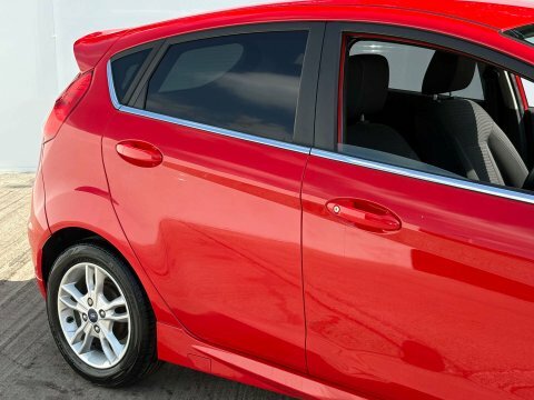 Ford Fiesta Hatchback Red #10
