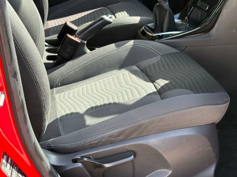 Ford Fiesta Hatchback Red #11