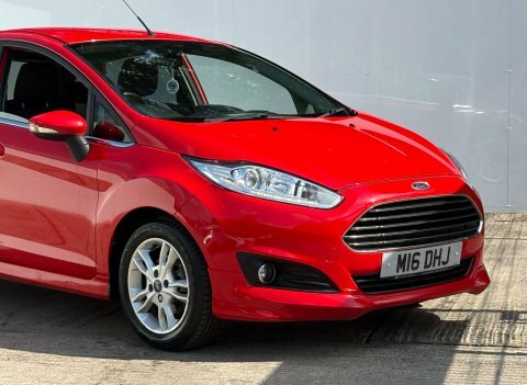 Ford Fiesta Hatchback Red #2