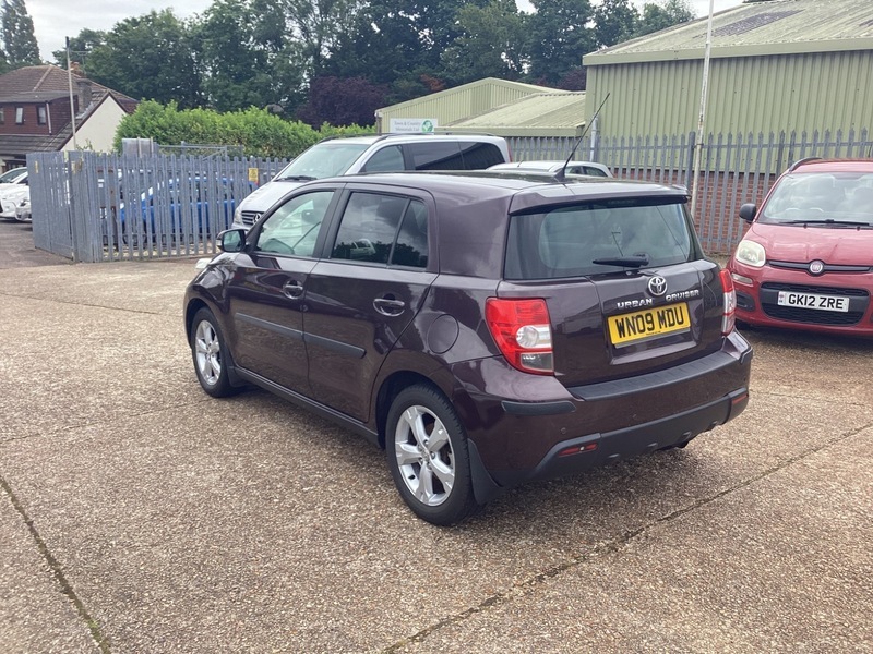 Toyota Urban Cruiser 1.33 Dual Vvt-i Suv Purple #4