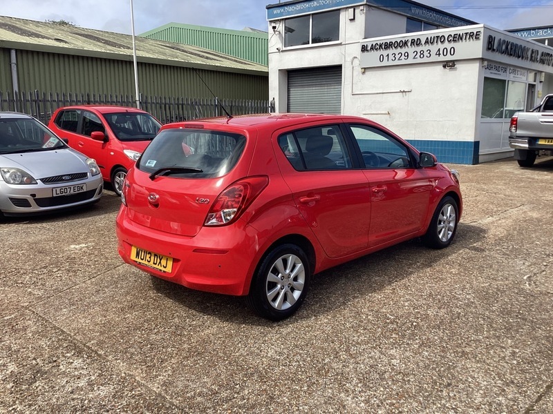 Hyundai I20 1.2 Active Hatchback Red #4